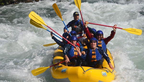 picture illustrating the strength of a team Advertising Management